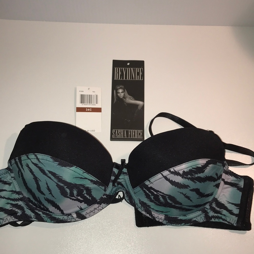 Beyoncé Sasha Fierce Collection House of Der’eon bra 34C